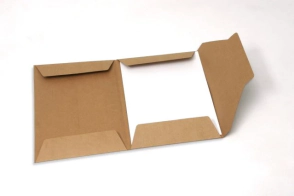 Carpeta "tipo sobre" p/entregas de papel misionero 210gr 35x50cm x 10u