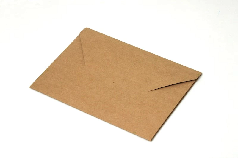 Carpeta "tipo sobre" p/entregas papel misionero 210 gr A4 x 10u